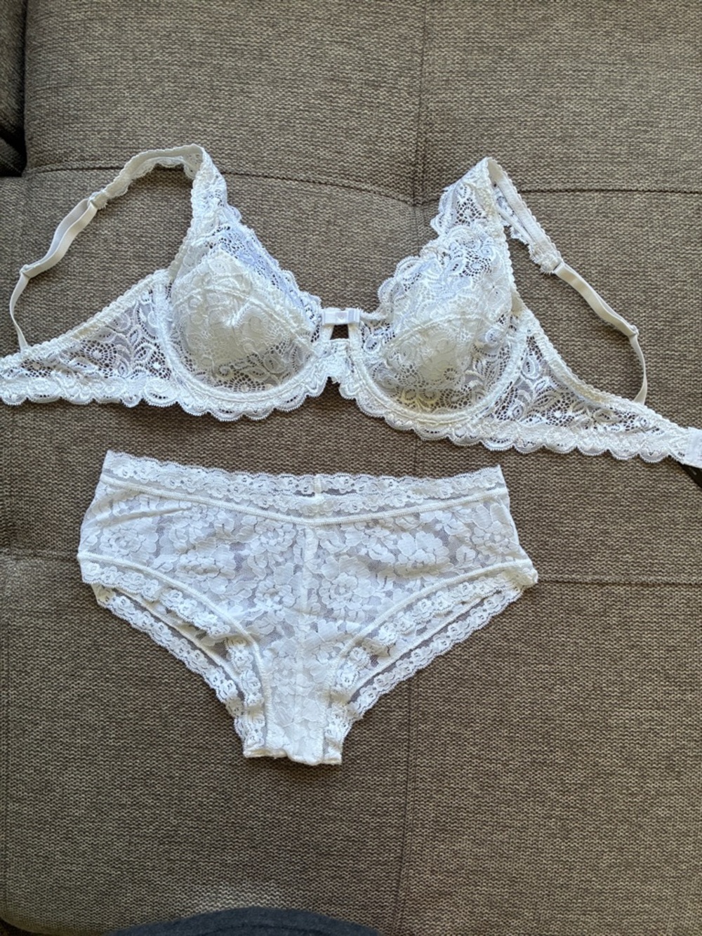 Classic White Lace Bra & Brief Set - Women Intimates